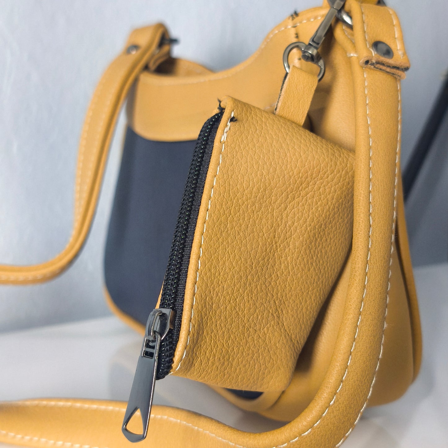 “Nehir” Kadın Hakiki Deri Omuz Çantası – Lacivert&Hardal | M&E&Y Deri