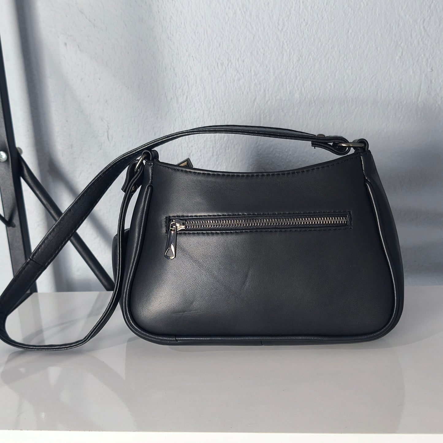 “Mira” Kadın Hakiki Deri Omuz Çantası – Siyah | M&E&Y Deri