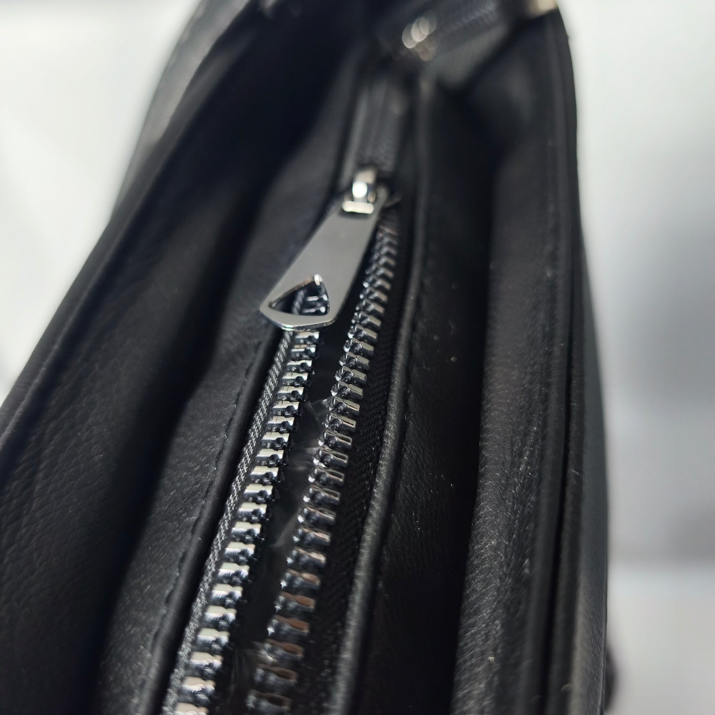 “Mira” Kadın Hakiki Deri Omuz Çantası – Siyah | M&E&Y Deri